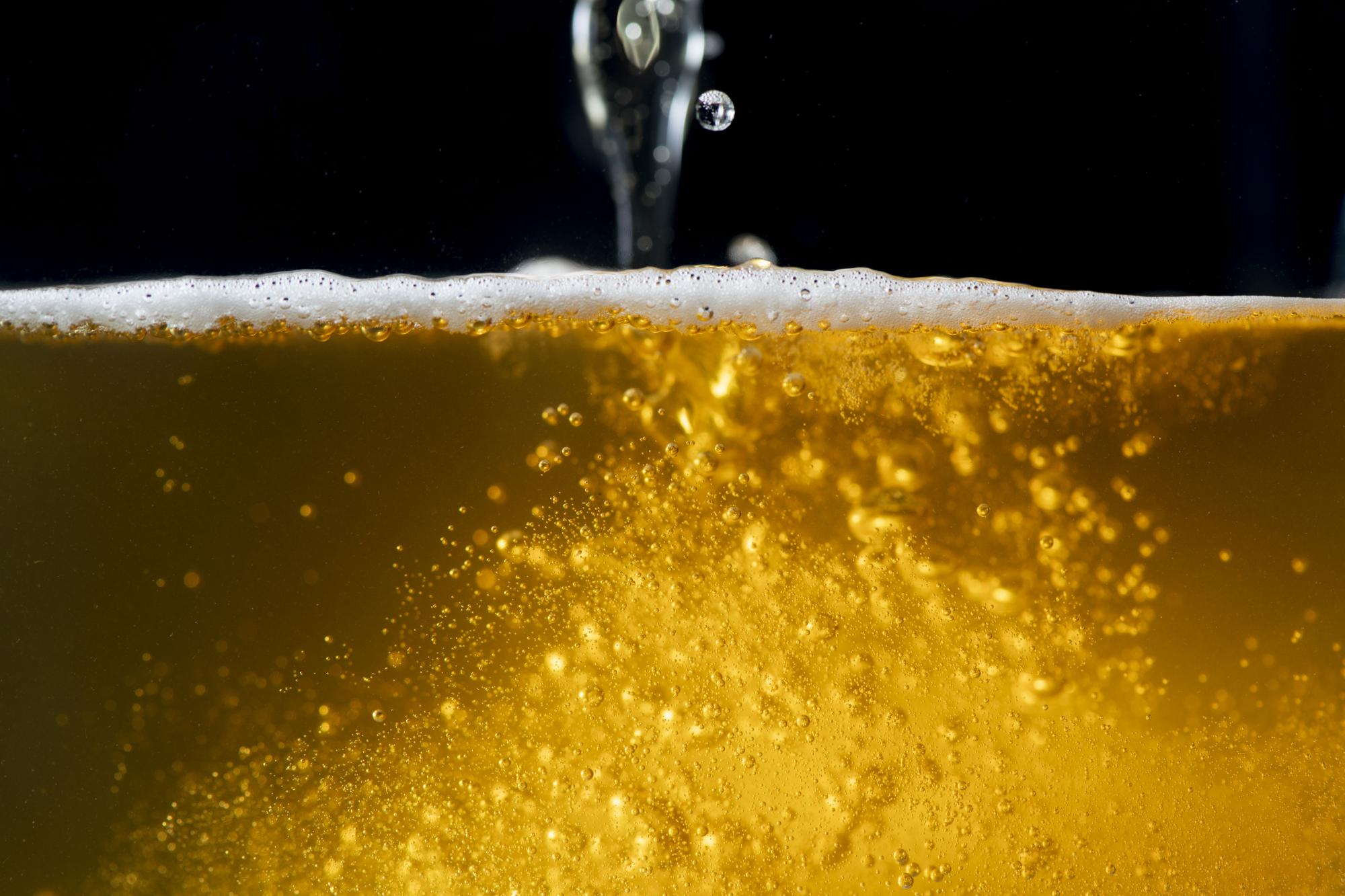 最高にうまい生ビールを注ぐ